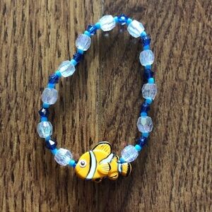 Vintage plastic bead clown fish bracelet